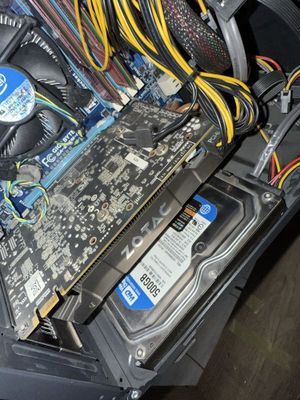 Продам видеокарту ZOTAC GTX2Ggg