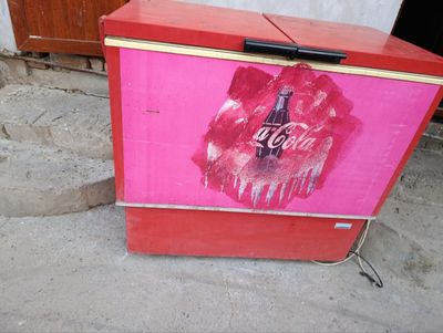Холодильник кока кола