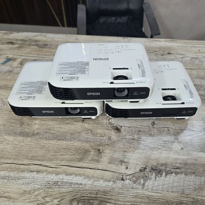 Проектор Epson EB-X04