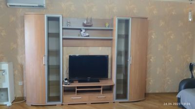 Стенка горка для зала .длина2.80..высота 2.06