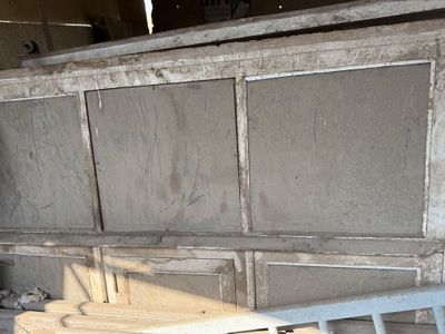 Продадаются рамы 3 штуки деревяные со стеклами