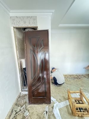 Eshik sotiladi holati yaxshi