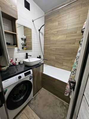Продам квартиру 2/2/4 Юнусабад 2 квартал