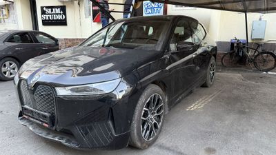 BMW IX50 В наличии!