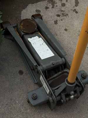 Домкрат 3 тонна б/у