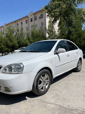 Lacetti sotiladi 1.8
