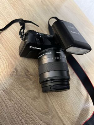 Canon eos m3.