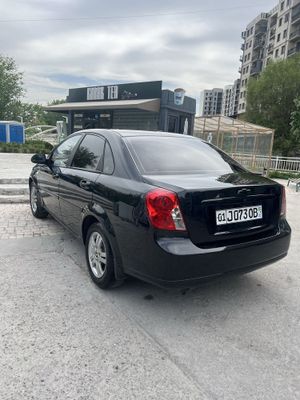 Lasetti 1.8 sotiladi srochna