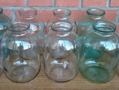 Продаются банки целые не битые. Количество 10 штук 3х