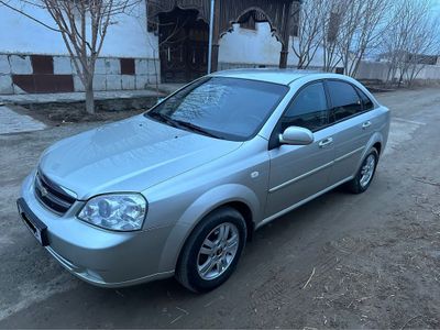 lacetti 1.8 сатылады