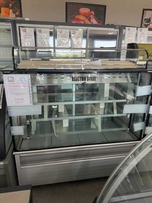 Muzlatkich vitrinası magazinga