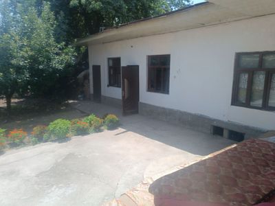 Hovli sotiladi 4 sotix 4 xona Bez rimont Rayon shayxontohur durjba s
