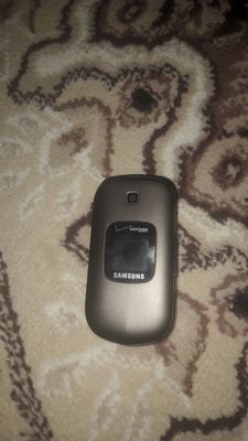 Samsung telefon sotiladi