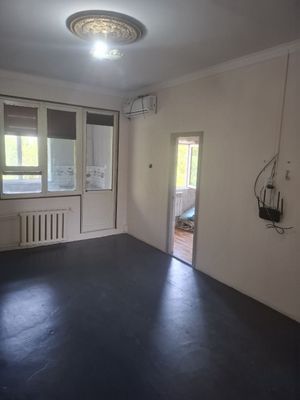 Аренда юнусобод шахтистанский 2 хона 4 этаж 300у,е