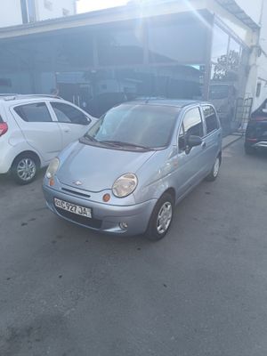 Matiz sotiladi 2700$