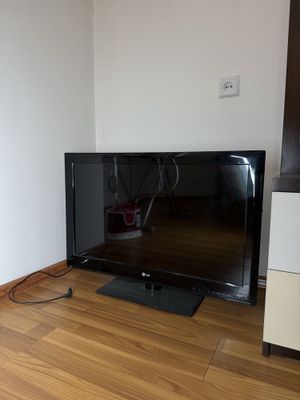 Продается телевизор LG 32 дюйма