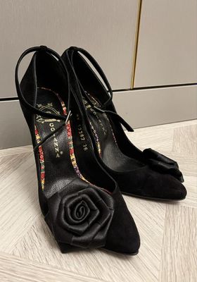 Каблуки замшевые.