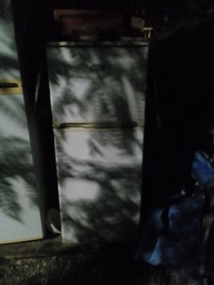 Продам два холодильника один норд второй поменьше шарп