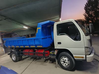 ISUZU сотилади 5 тоналик буткадан самасвал клинган (Автобусдан емас)