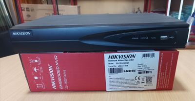 Hikvision DS-7604 Видео рекордер + Жёсткий диск 1 терабайт!