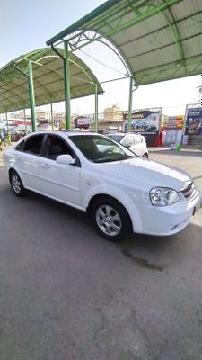 Lasetti 1.6 avtomat sotladi