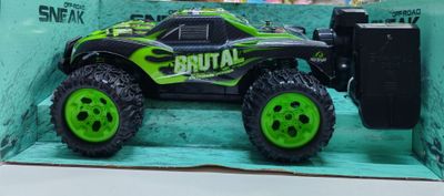 Продаётся SNEAK rasing car. Машина радио управлением час 25км. 8+