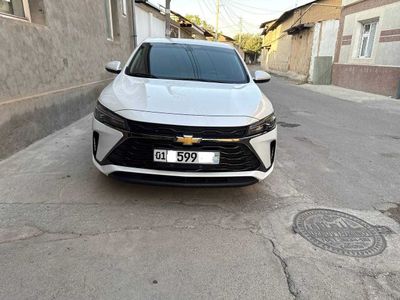 Chevrolet Monza 1.5 атмосферный. Белый Жемчуг 2023г. 20 500 км.
