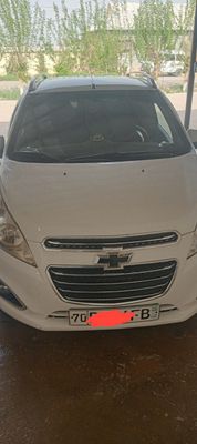 Chevrolet Spark rangi oq sotiladi naqd