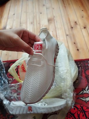 Кроссовки женские сетка новые