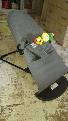 Б/у рюкзаки и шезлонг