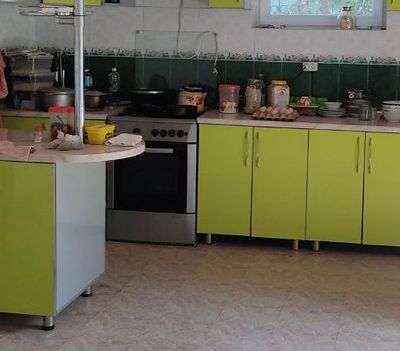 Продаю газовую плиту
