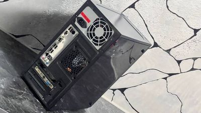 Полу игровой компьютер
