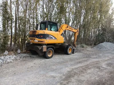 Зудлик билан Экскаватор сотилади холати идеал 15000$