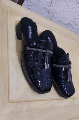 Женские тапочки