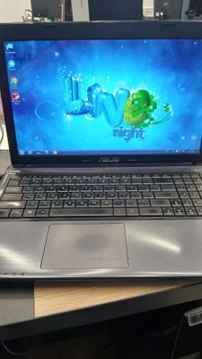 Laptop Asus noutbuk