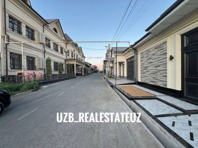 Ор-р: Котта Хасанбой Продается Новый Евро дом 3.соток 300м2
