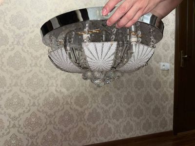Люстра сотиладии