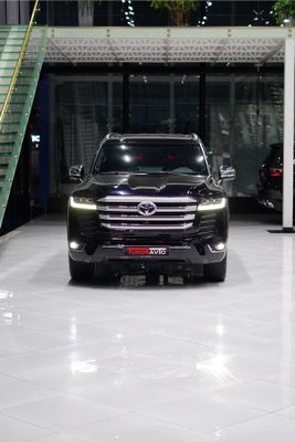 Toyota LC300 в Ташкенте
