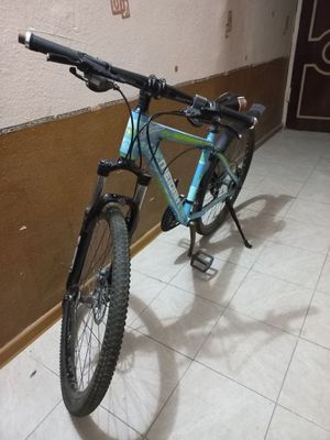 Velosiped srochna sotiladi