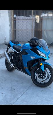 Kawasaki ninja blue