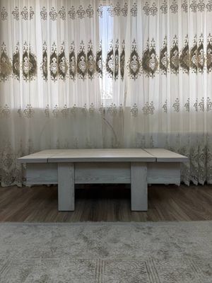 Большой журнальный стол
