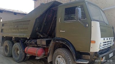 Kamaz sotiladi srochni gaz bor yil 1982 kelishamiz