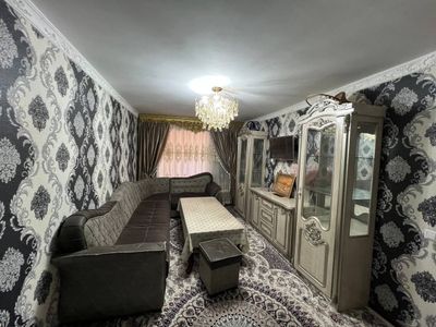 Сдаётся 3 комнатная квартира остановкой район Московский 40 дом 1 этаж