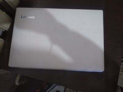 ПРОДАМ НОУТБУК Lenovo Белого цвета 2023 года выпуска