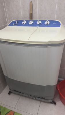 Полавтамат кир мошина 5 кг лик LG маркаси холати ало