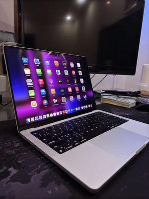 Продам «СРОЧНО» Macbook