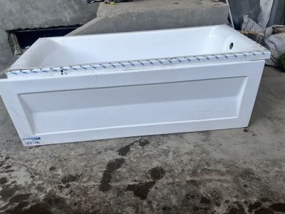 Ванна акриловая 1.67*70