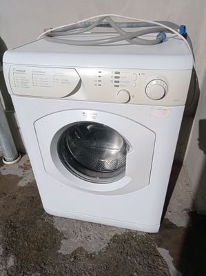 продам стиральную машину Аристон