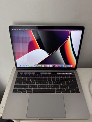 Macbook Pro 2016/8/256/ ideal