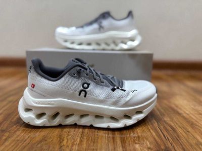 On Cloudtilt женские кроссовки РАЗМЕР 36,37